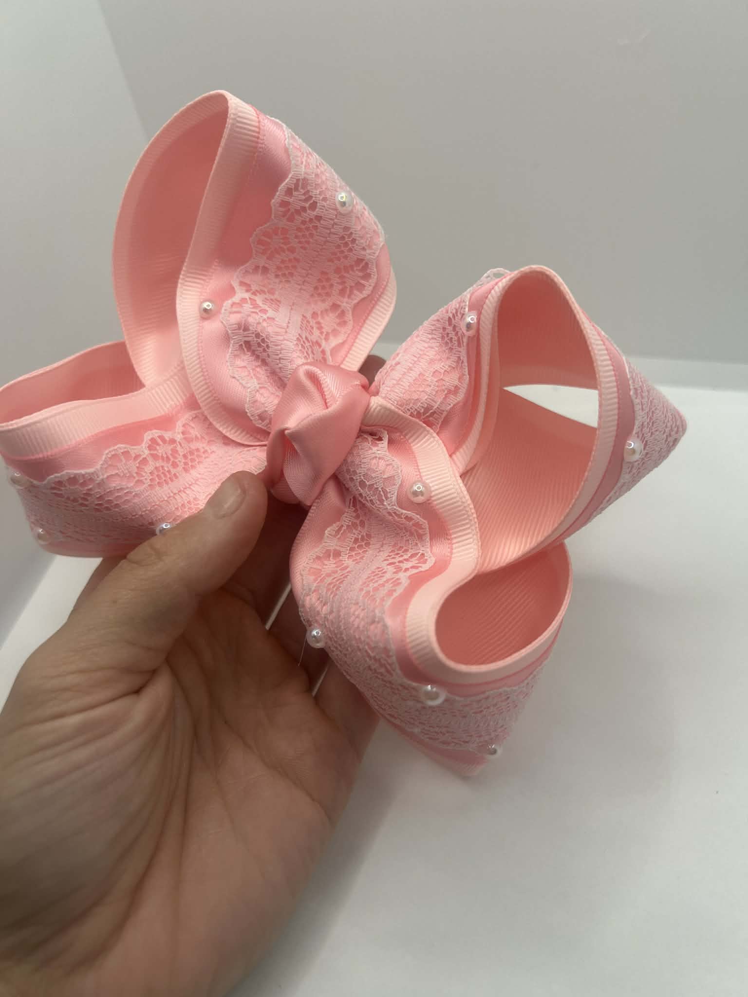 5” Caius & Gracie Collab bow