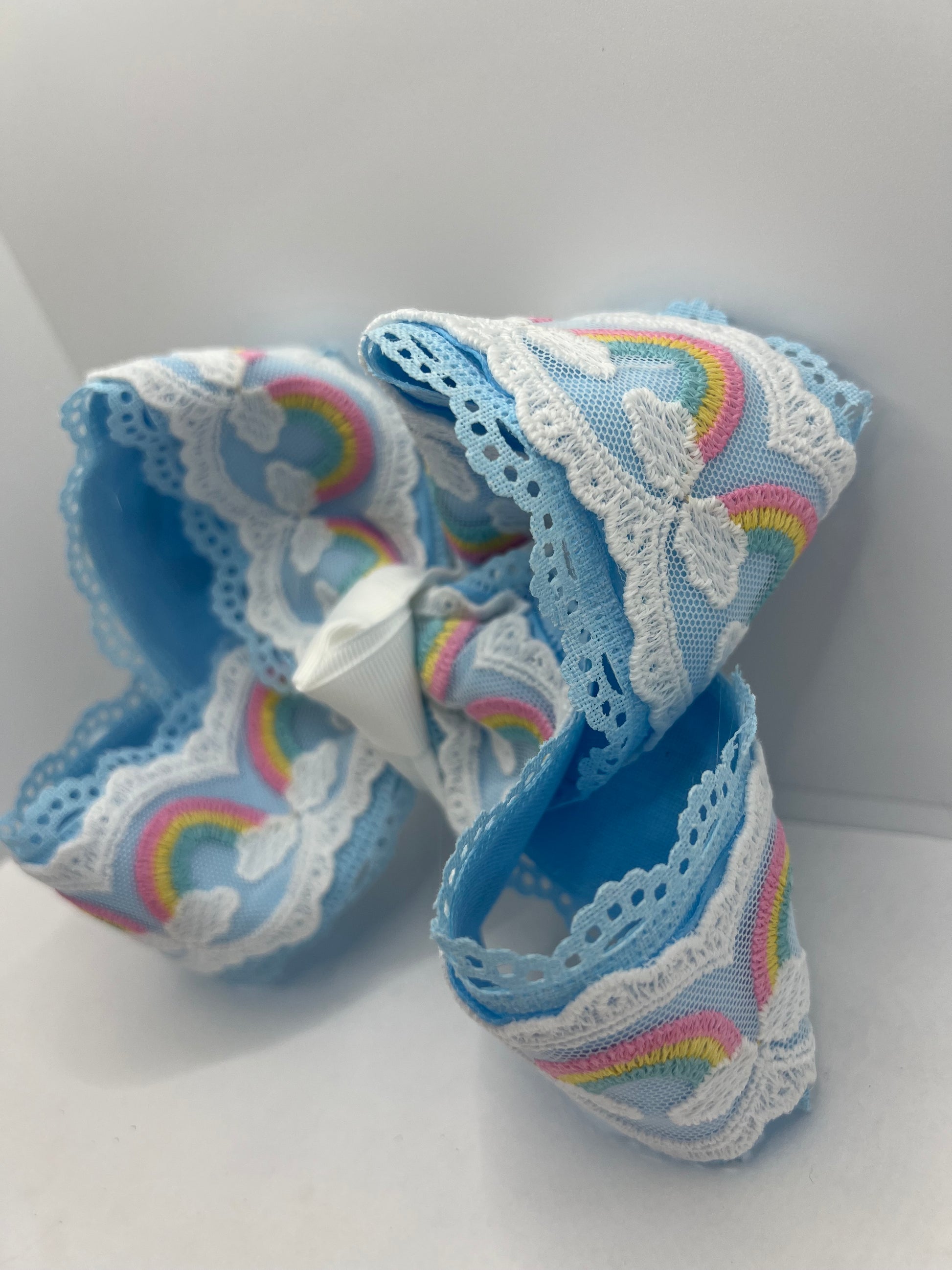 6” FRAYED - rainbow on clip