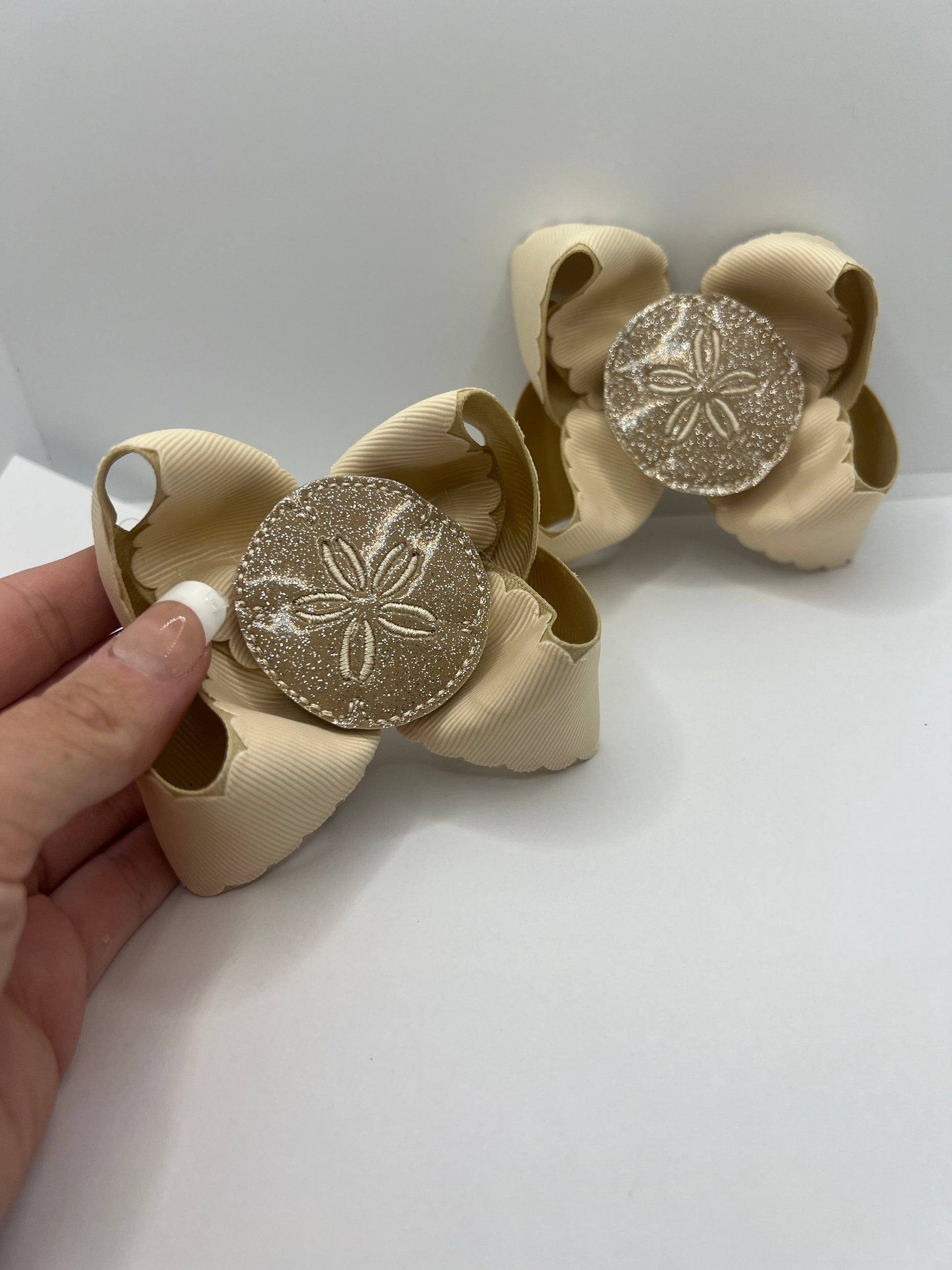 3” neautral shimmer shell piggies