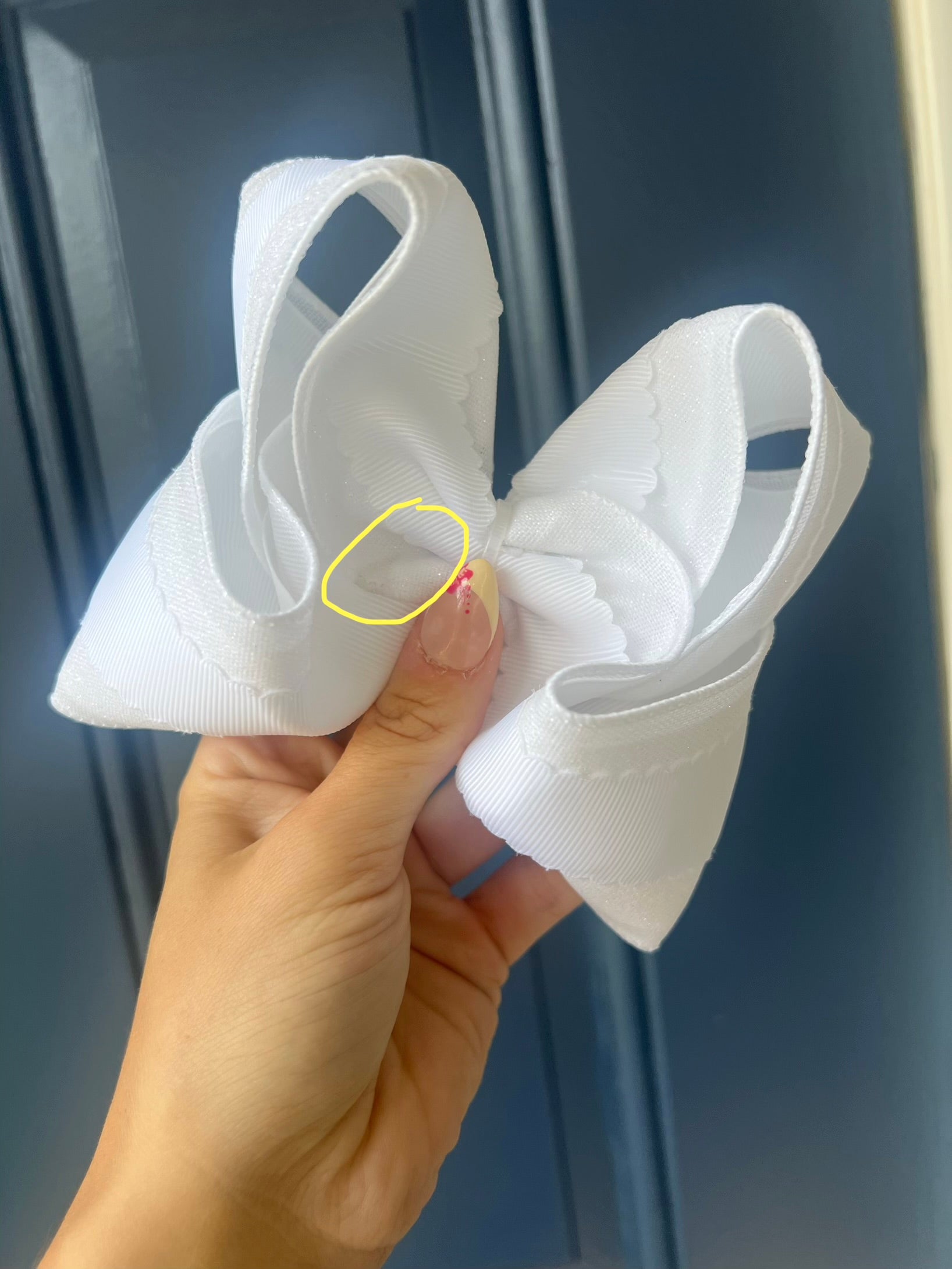 4” discounted white wavy edge on clip