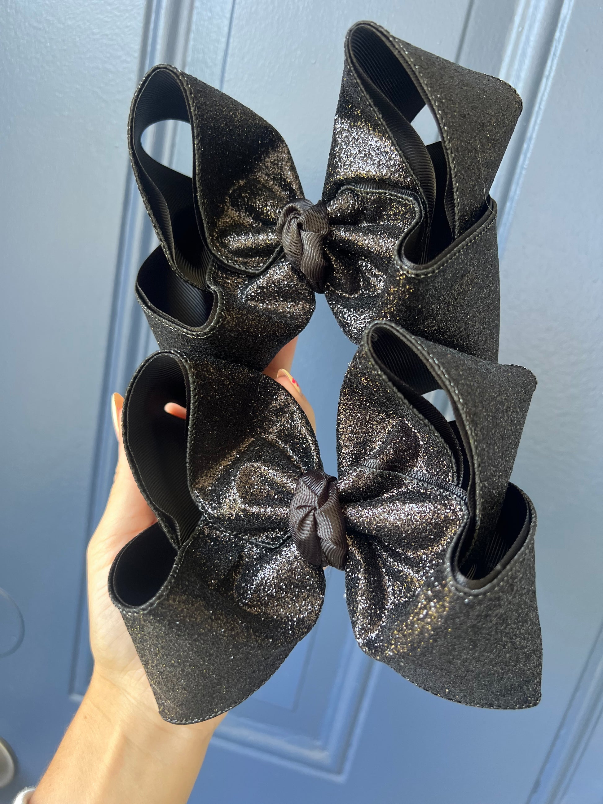 5 1/2” black glitter staple on clip