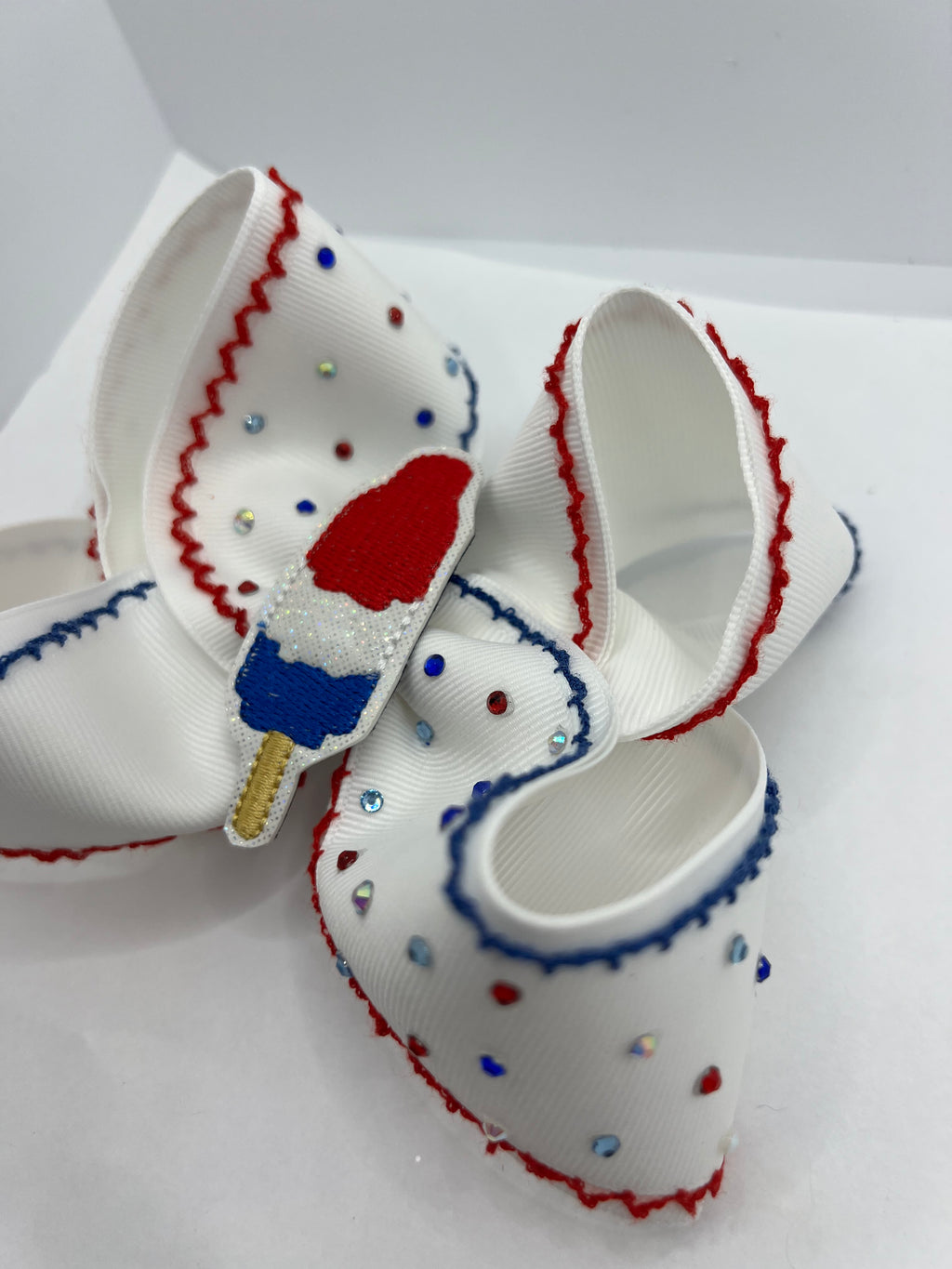 4 1/2” sparkler sweetie moonstitch on clip