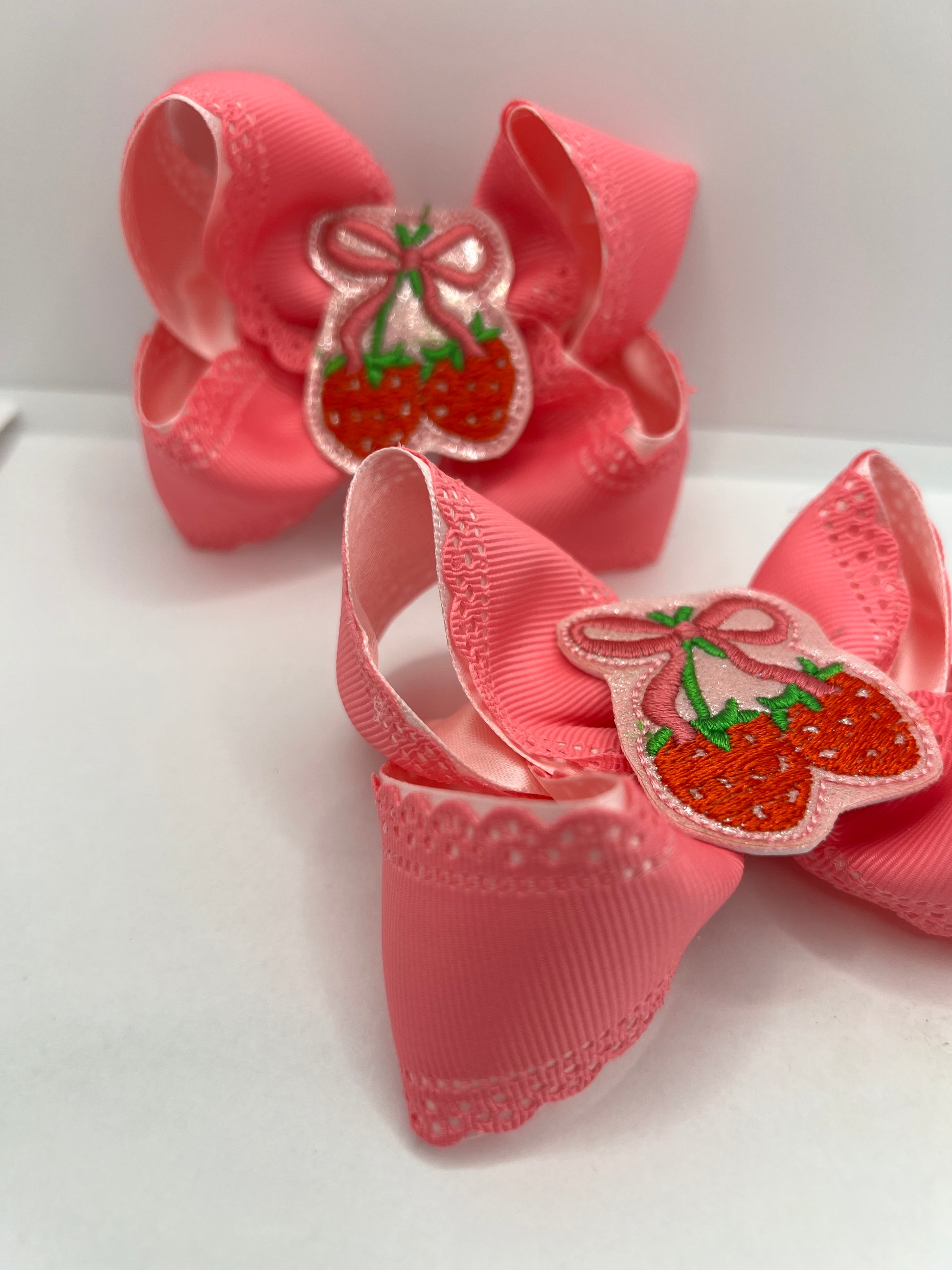 3”bows & berries piggies