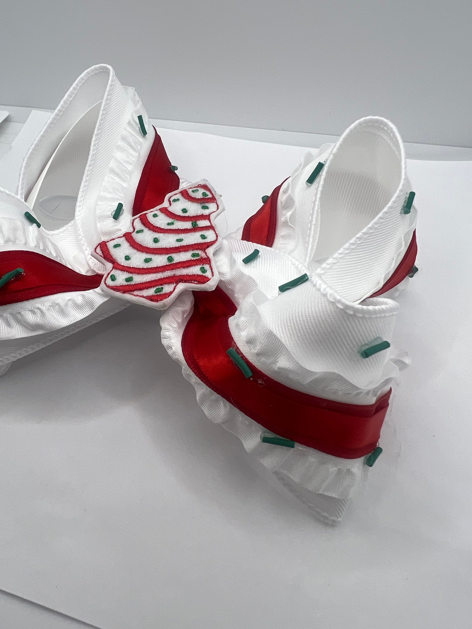 6” tree snacks on clip