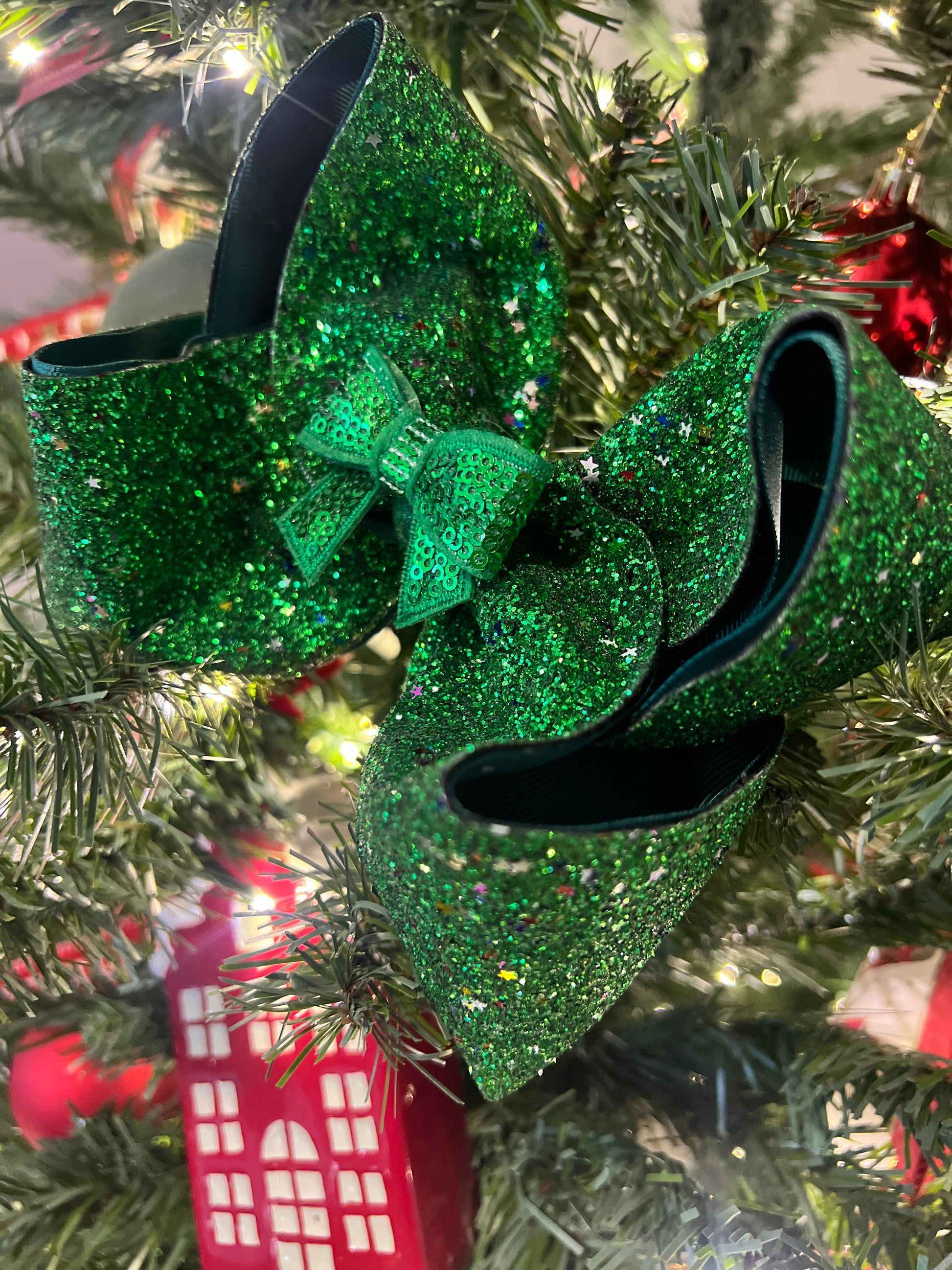 5 1/2” big grinch on clip