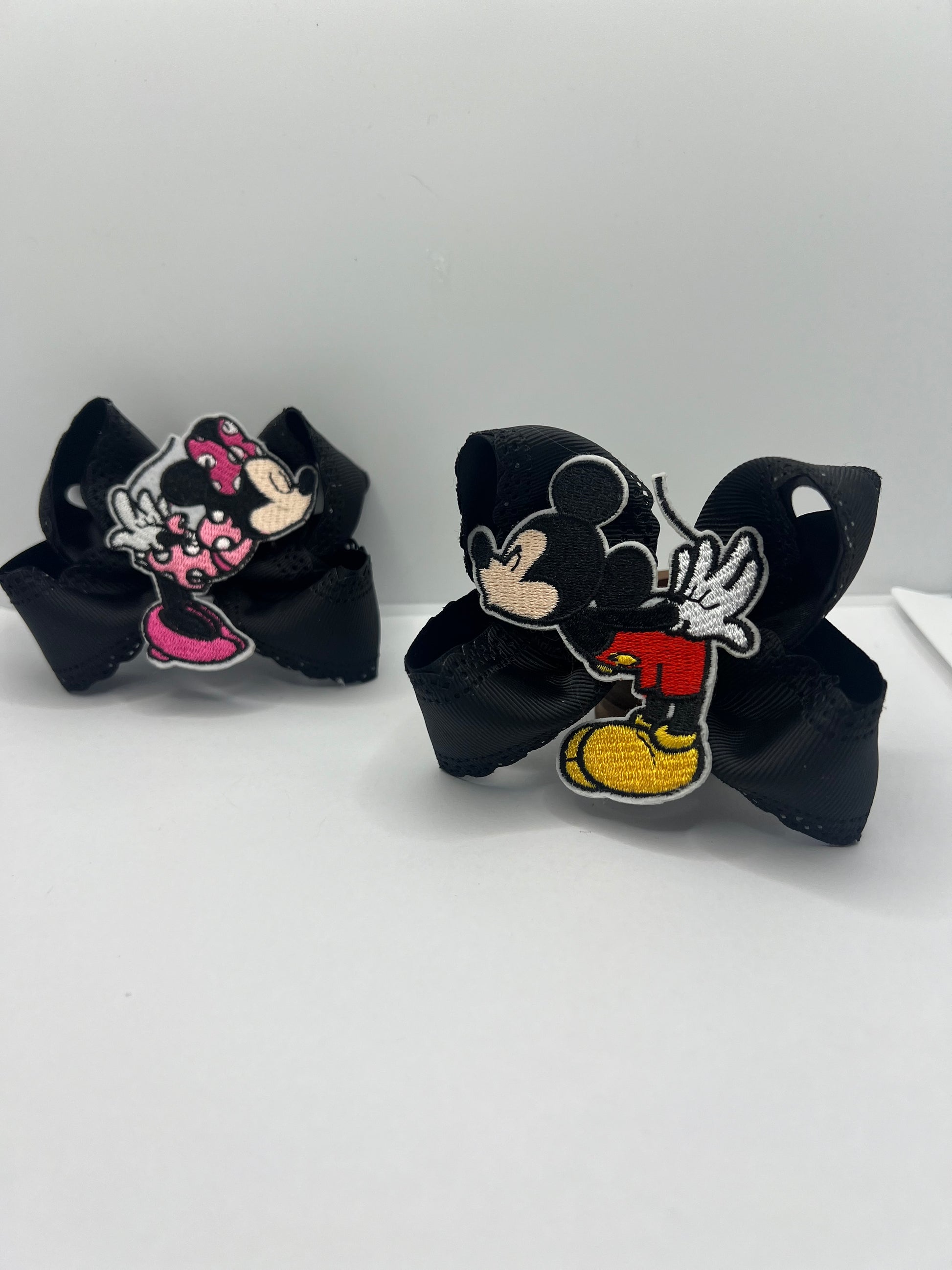 3 1/2” smoochin piggies