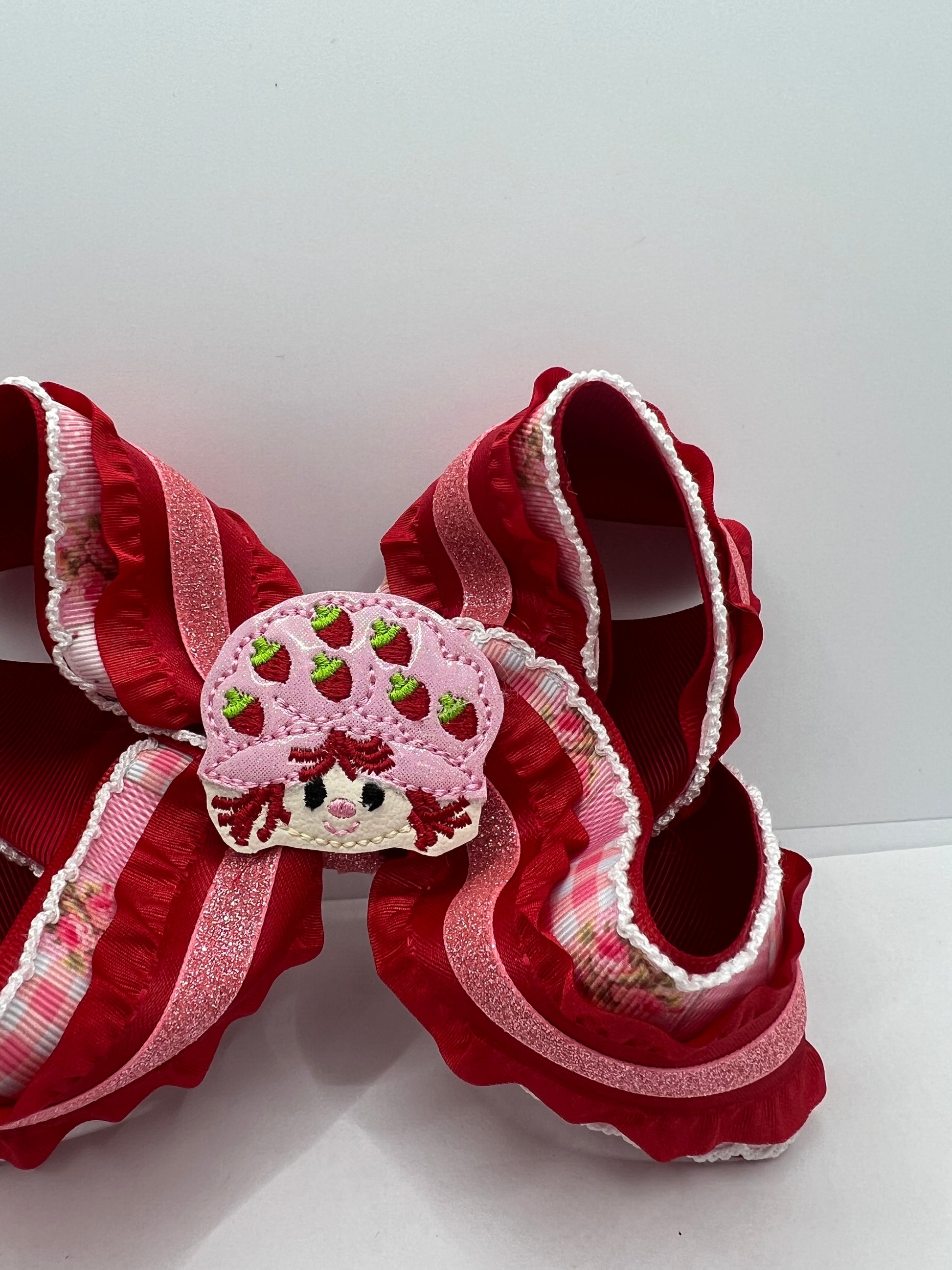 6” strawberry patchwork on clip