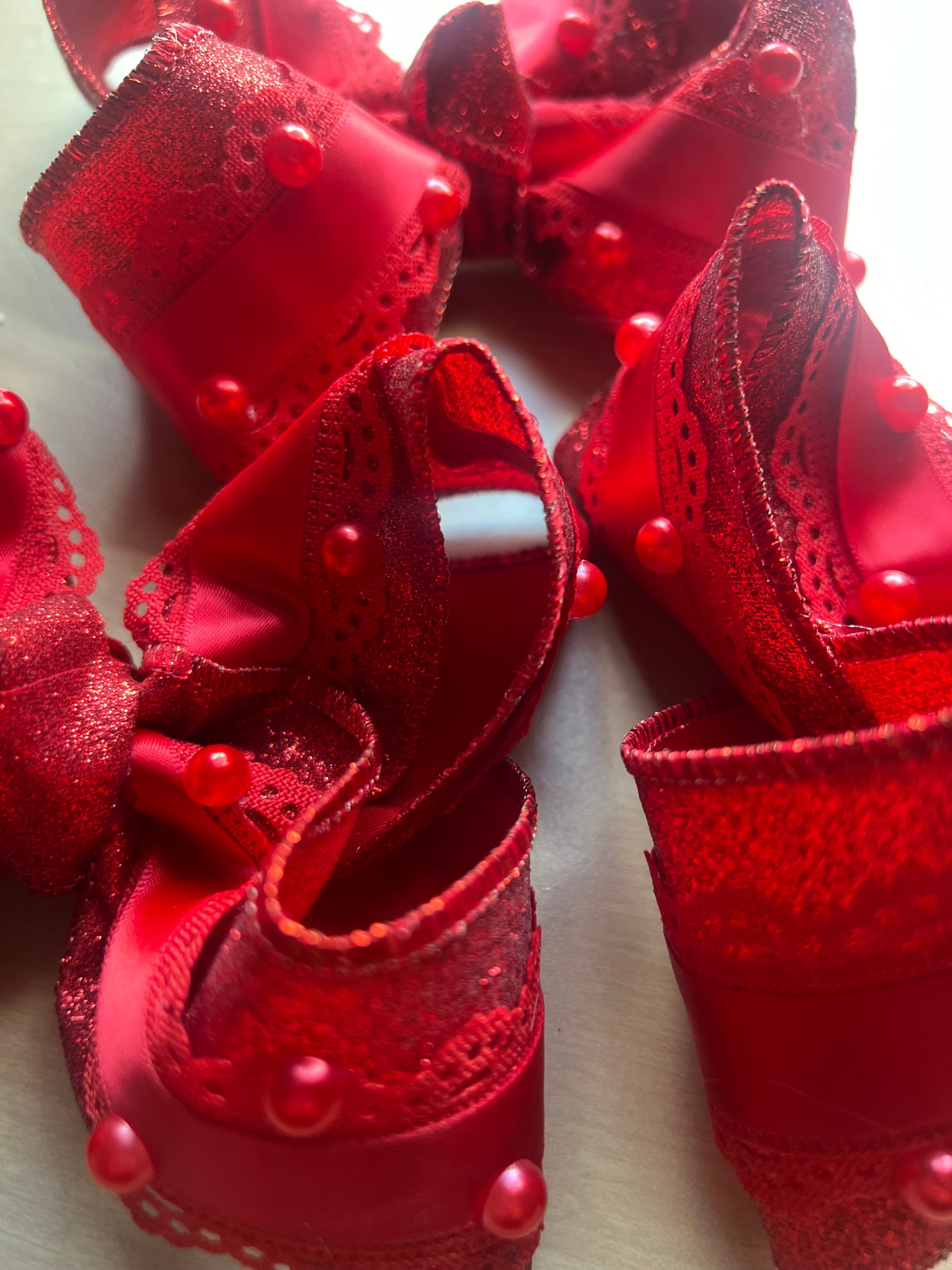 5” cheerful red bow on clip