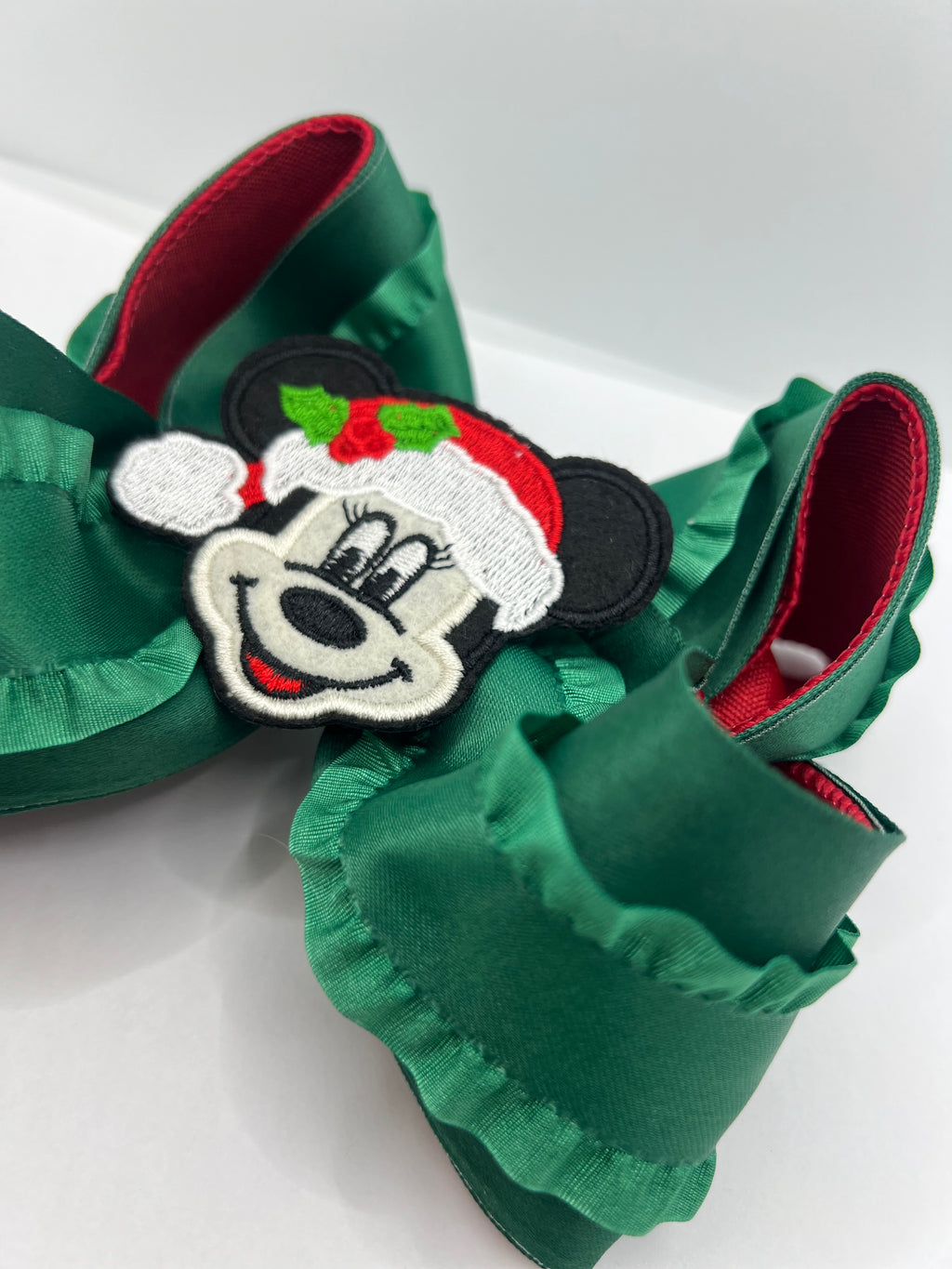 5 1/2” green magic ruffle on clip