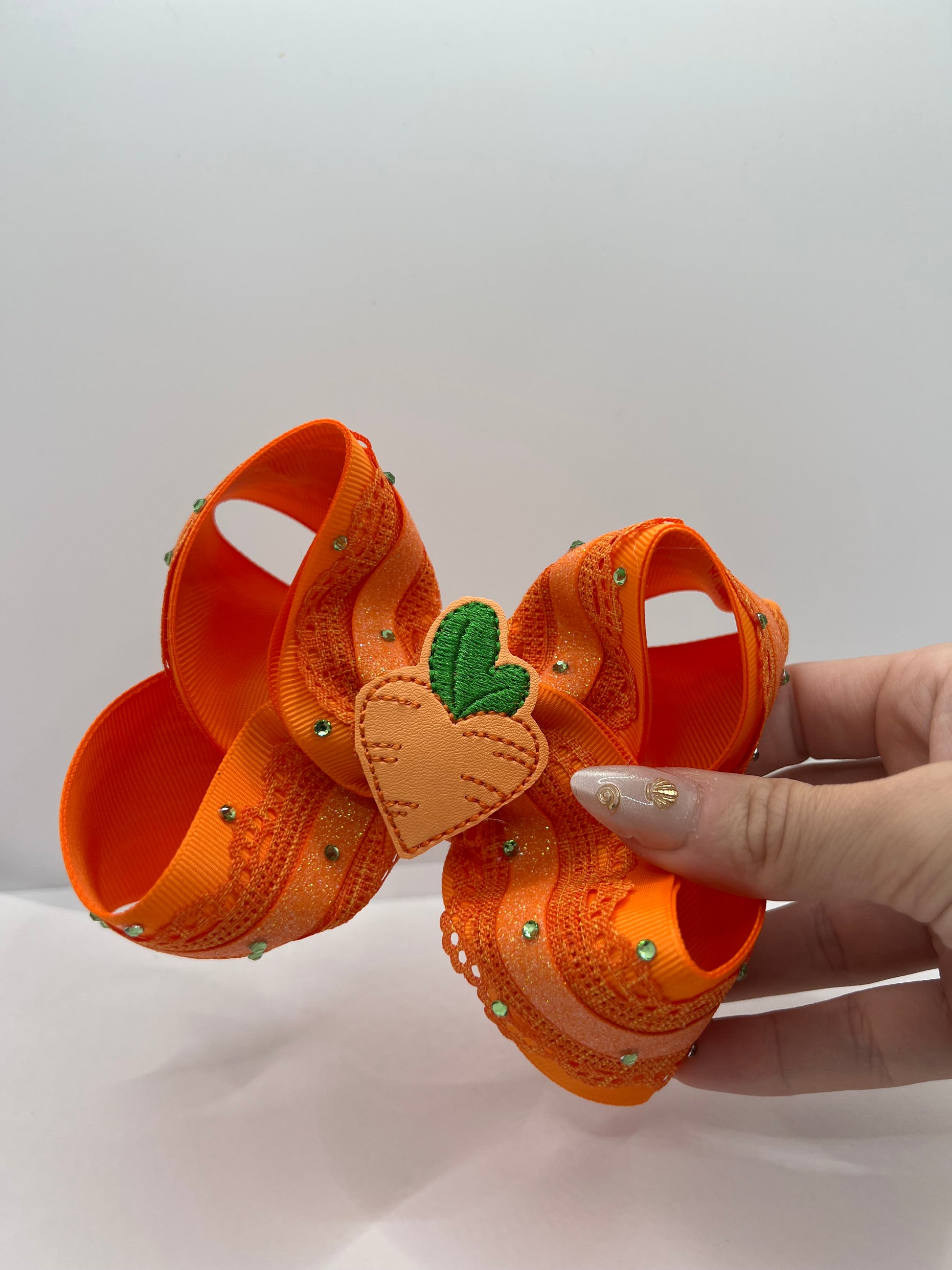 4 1/2” carrots & glitz on clip