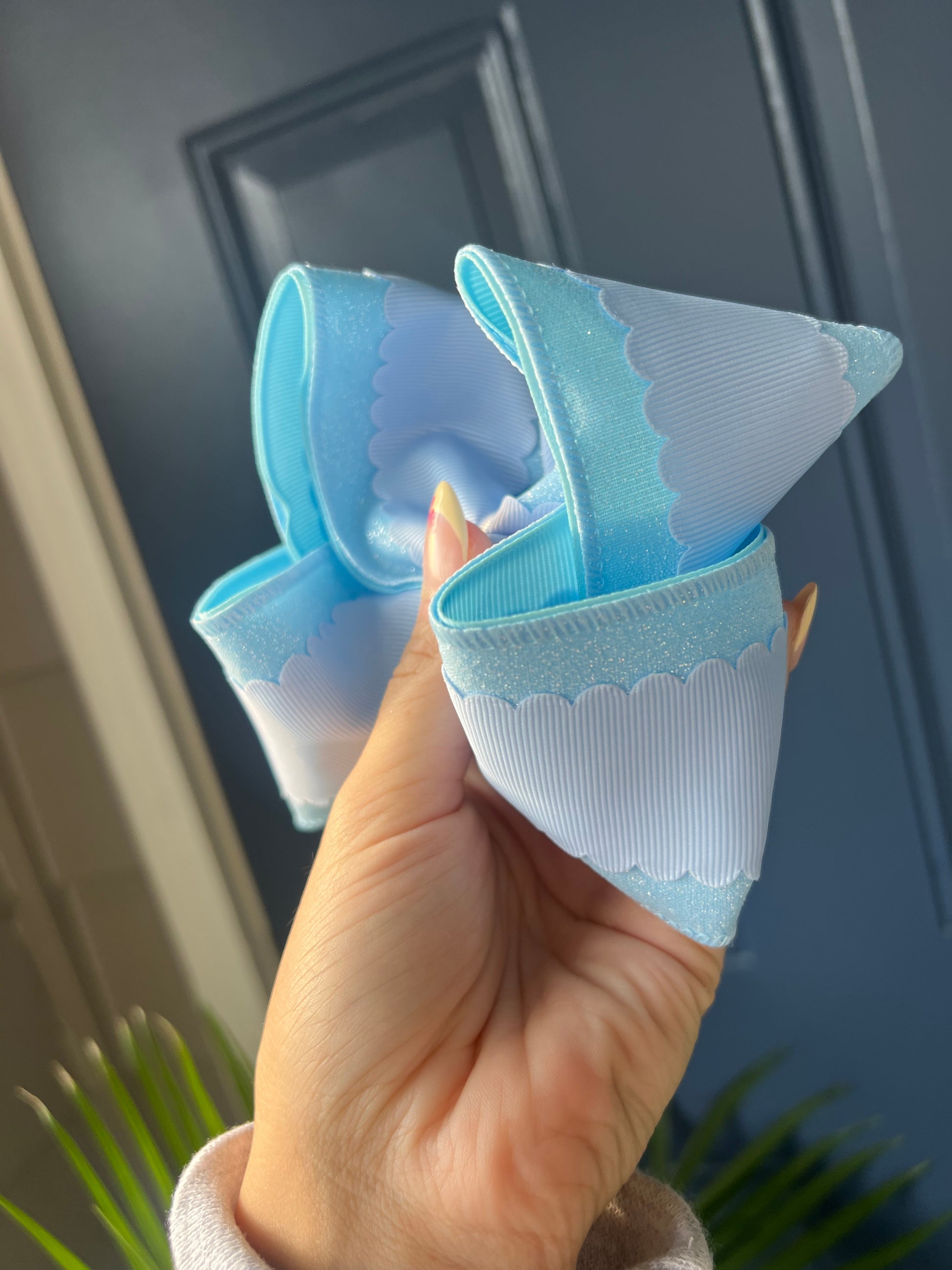 4” icy blue on clip