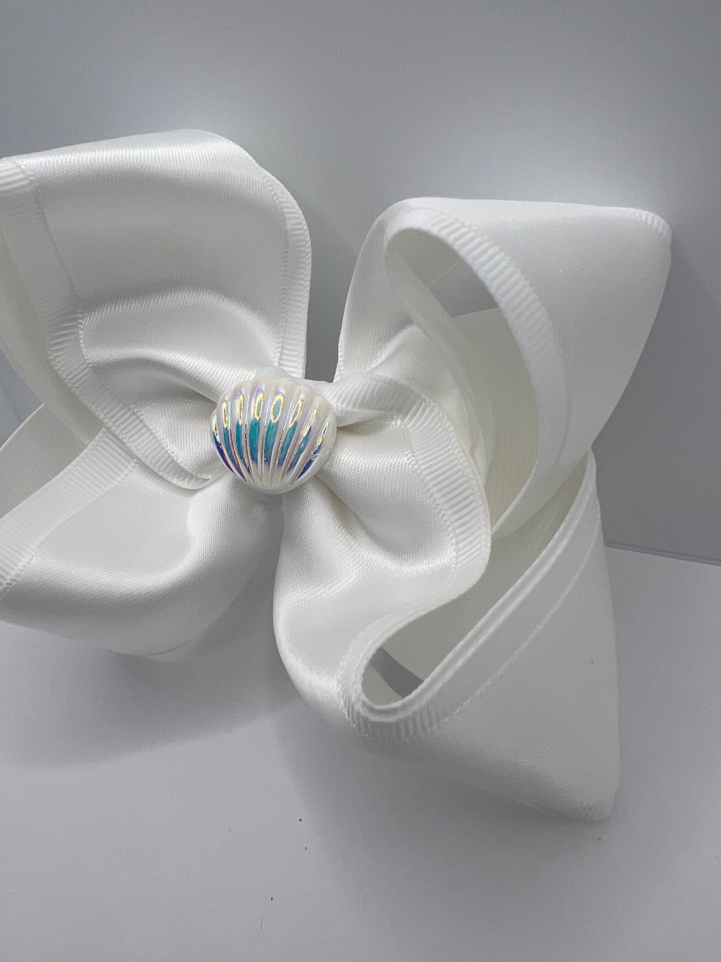 4” beautiful seashell on clip