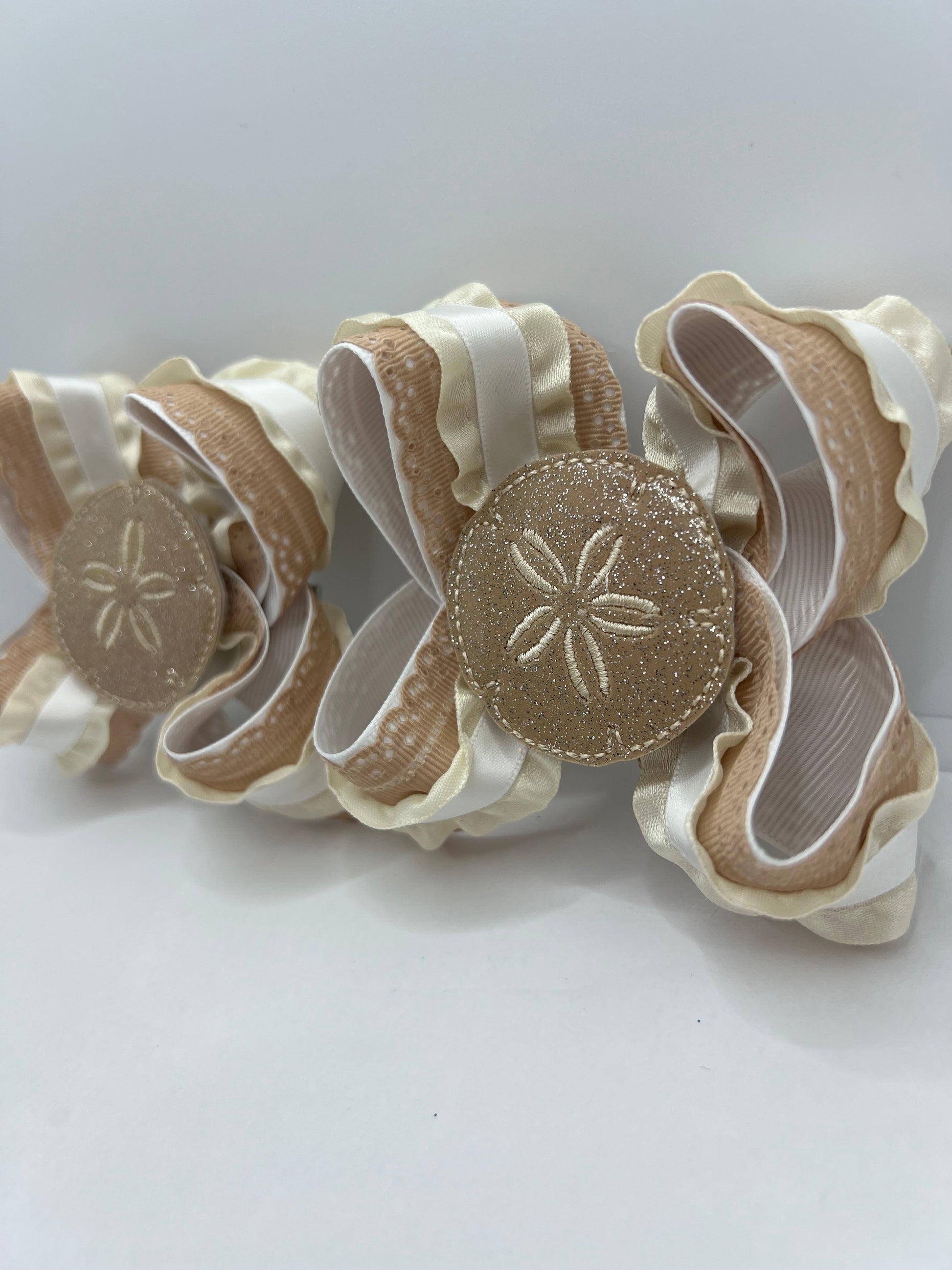 4” ruffle sand dollar piggies
