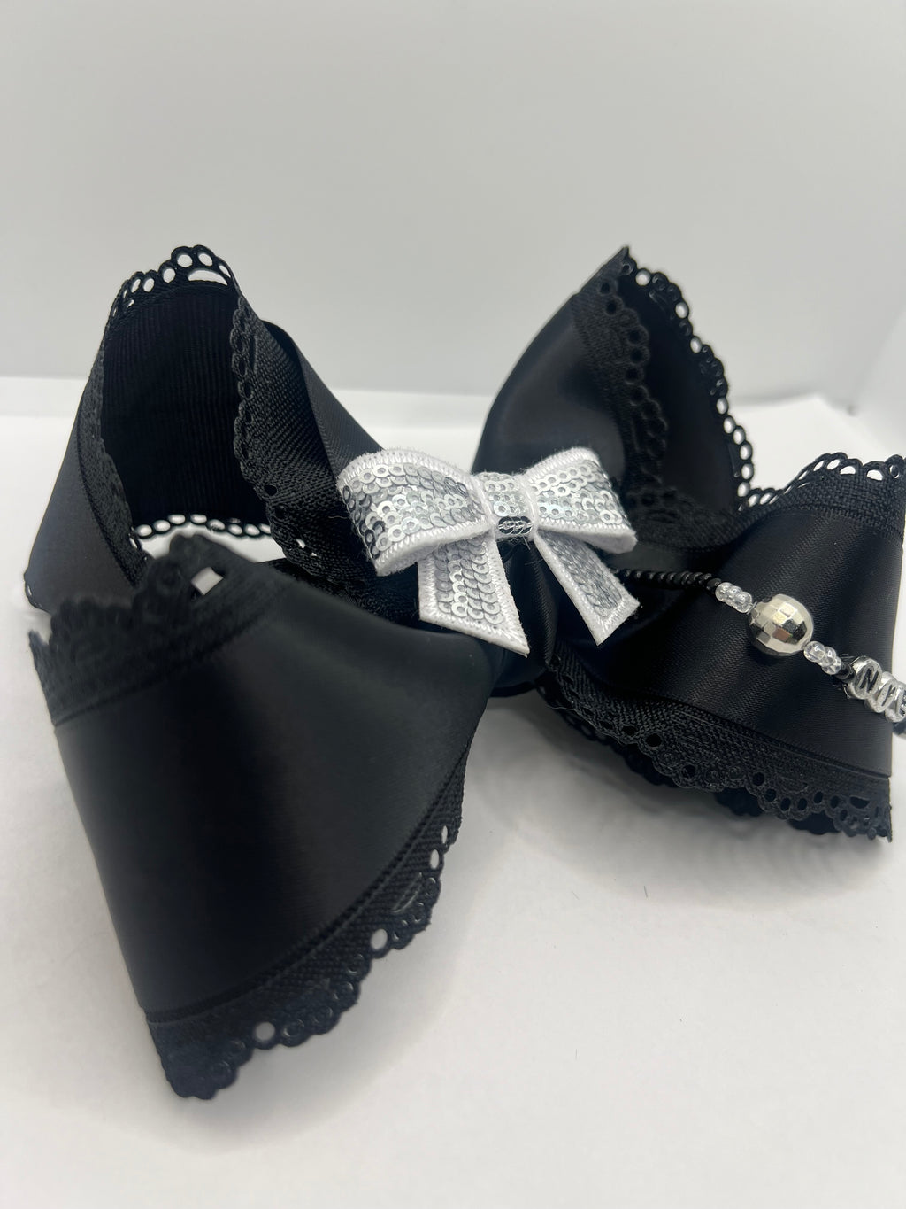 5 1/2” sparkles into 2026 on clip