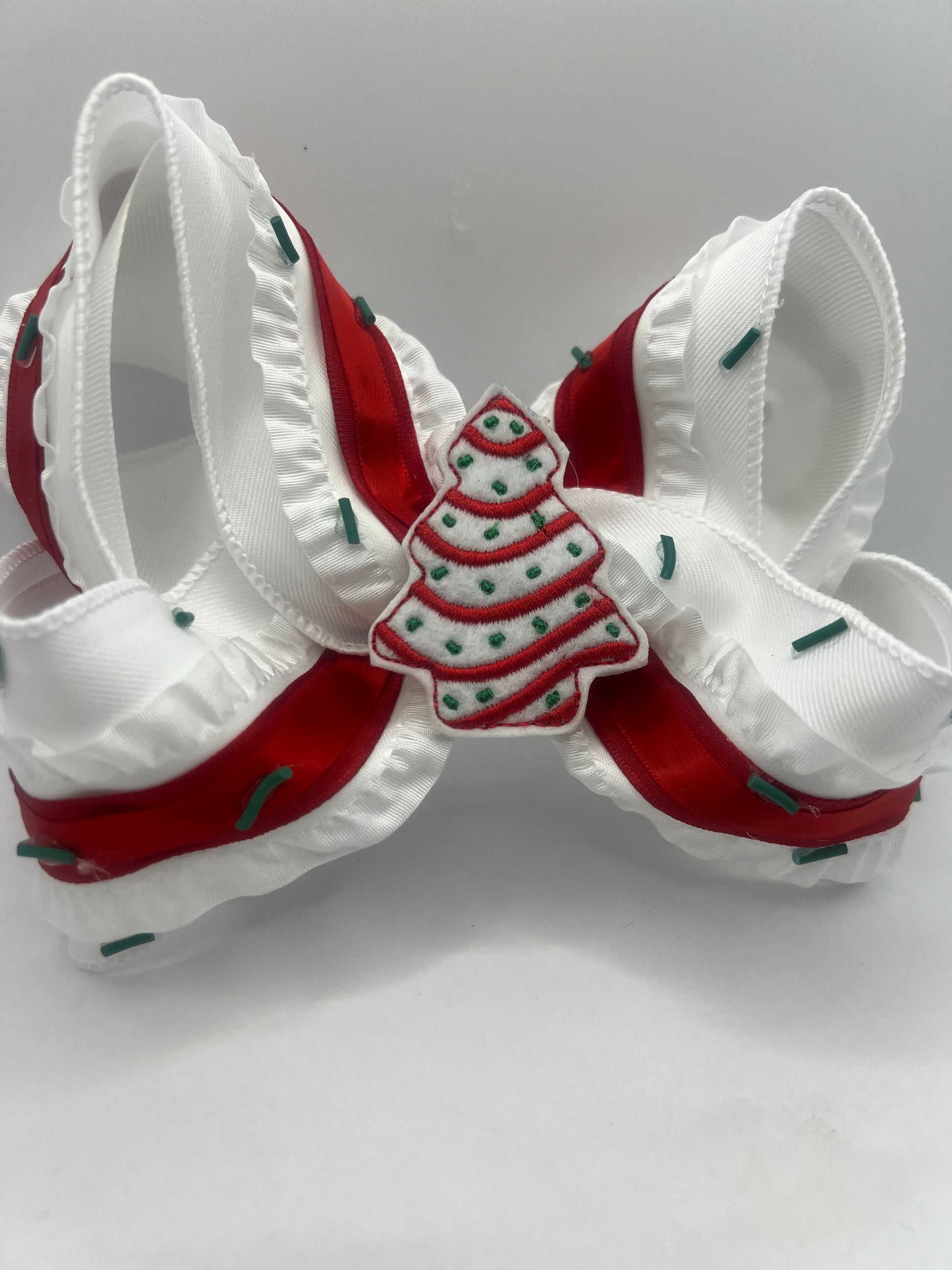 6” tree snacks on clip