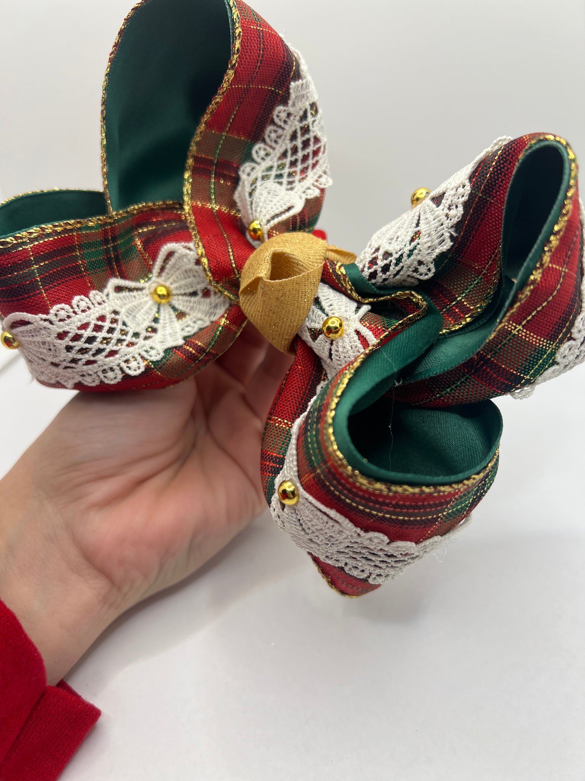 6” bows & merry plaid on clip