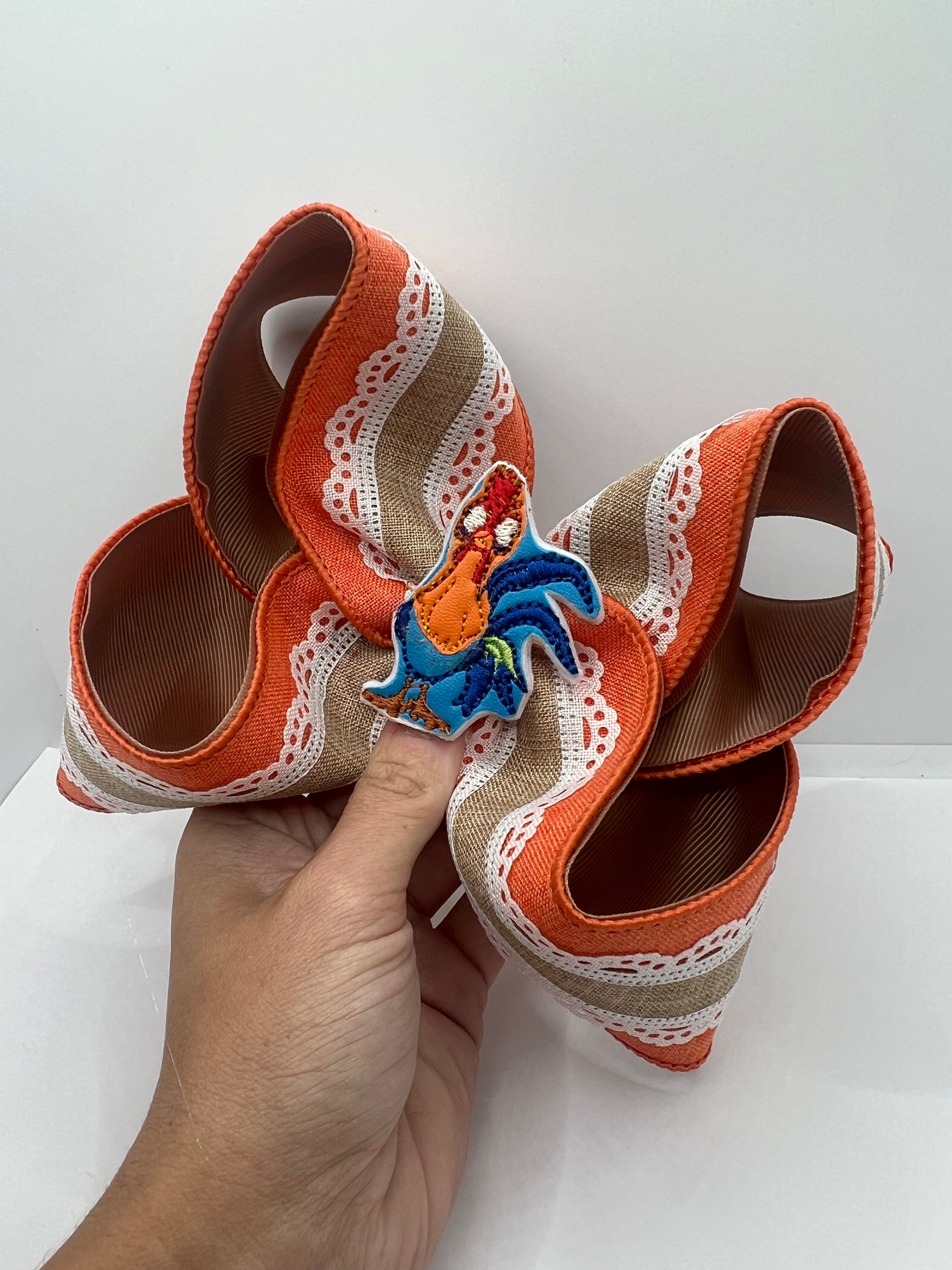 6” Hei Hei on Clip