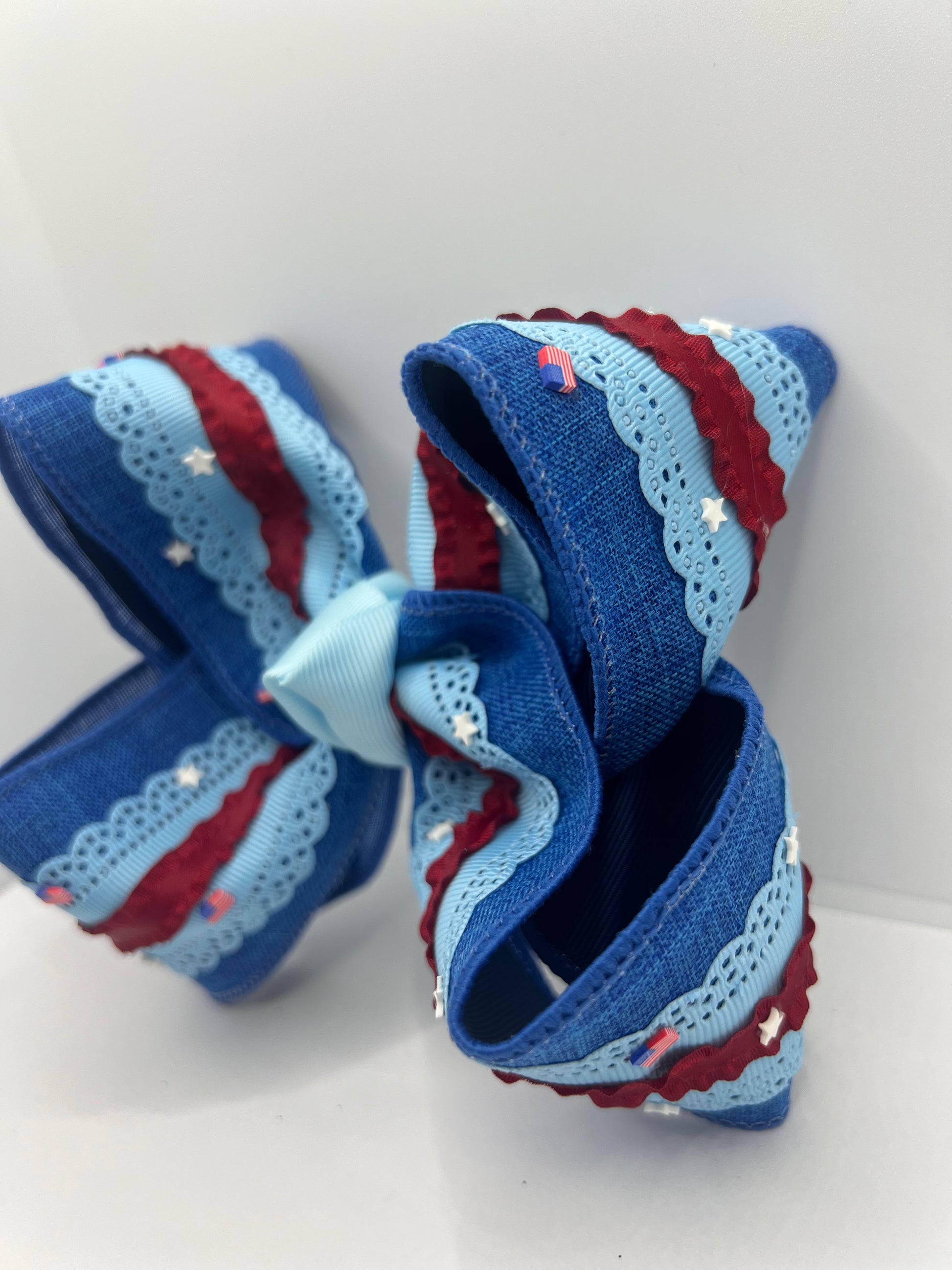 5 1/2” Willow & Lace star spangled bow