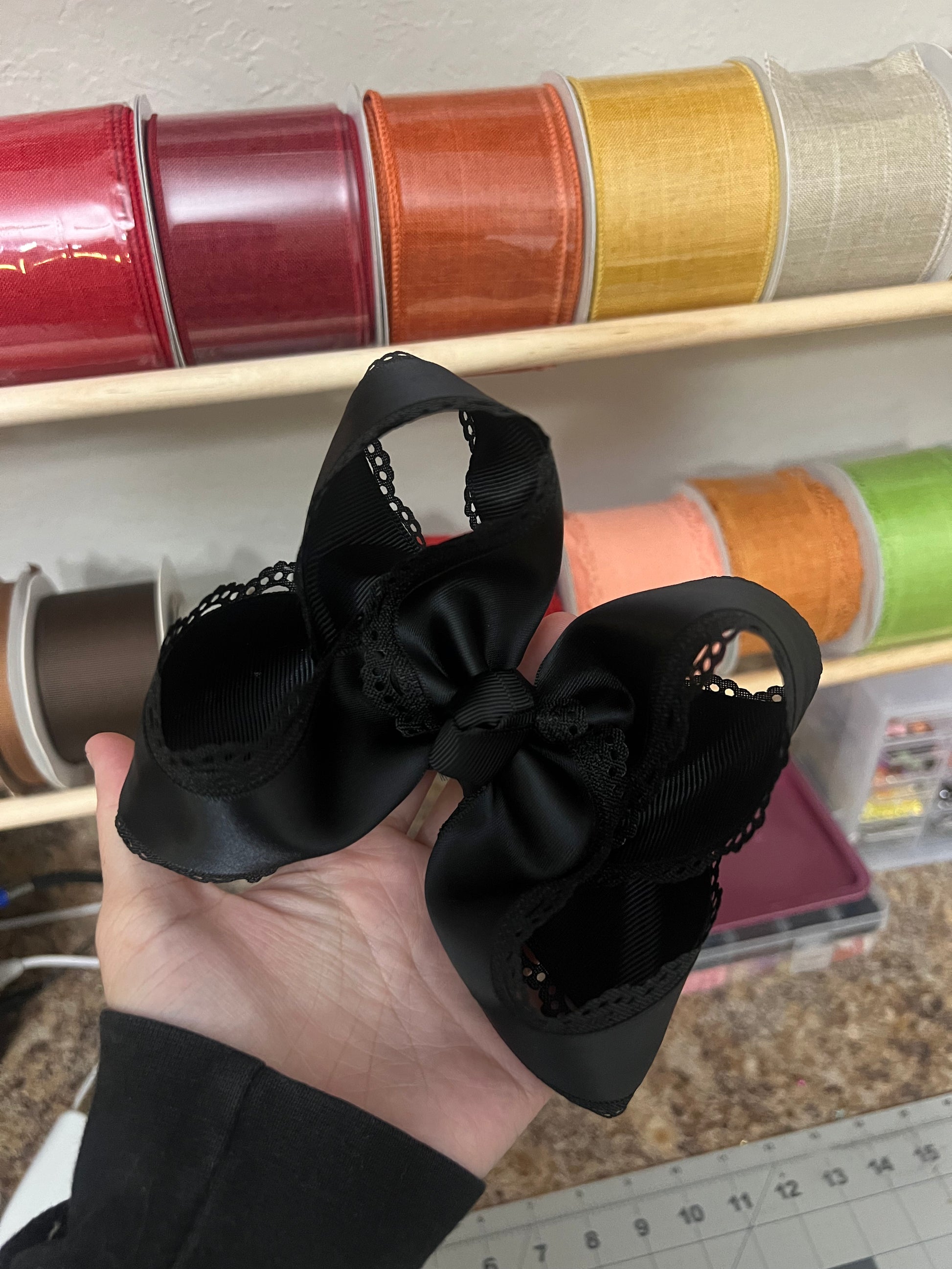 5” black satin scallop on clip