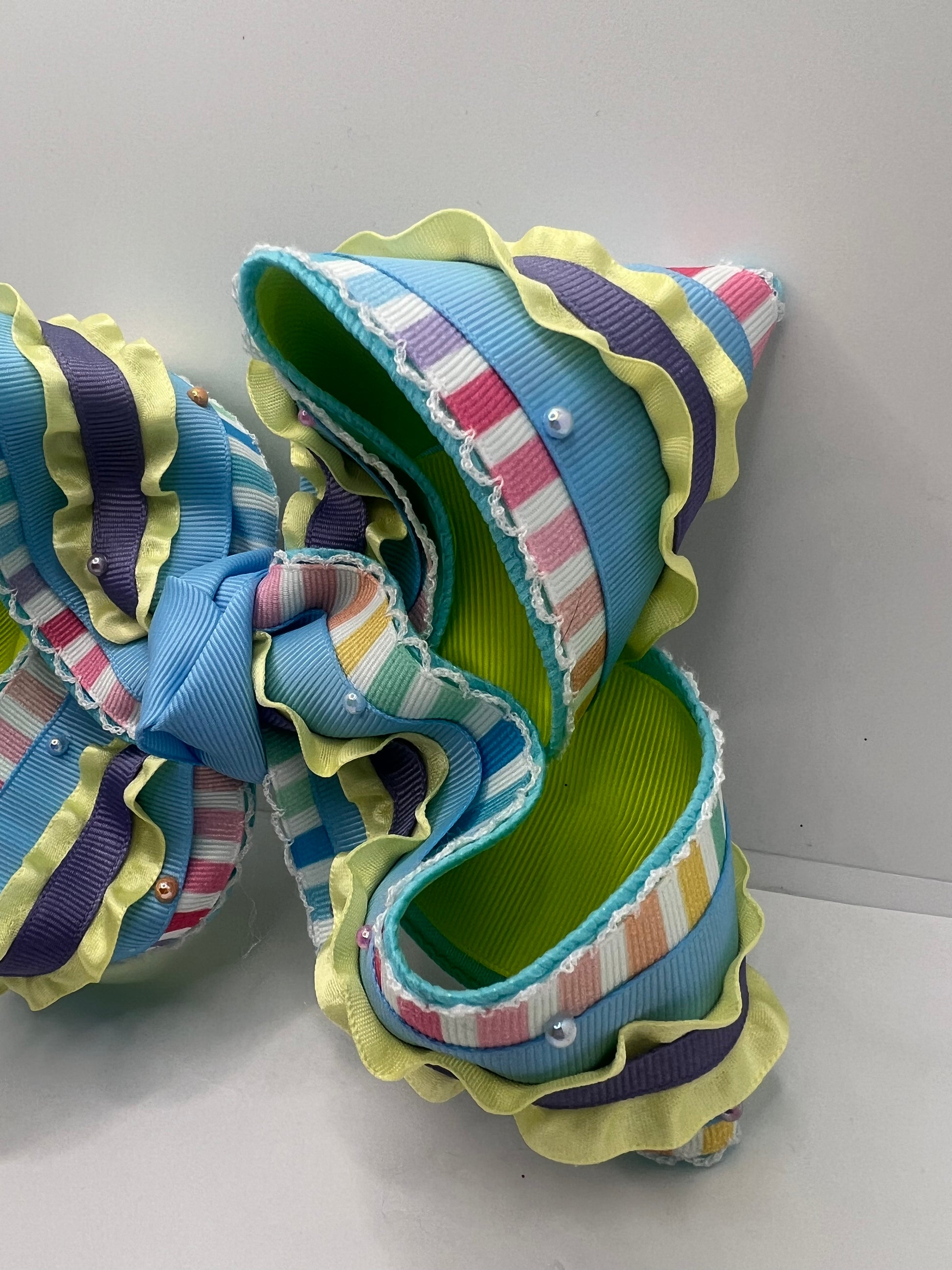 6” Jumping Jelly Bean bow on clip